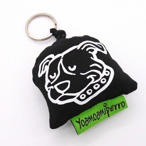 llavero negro staffy